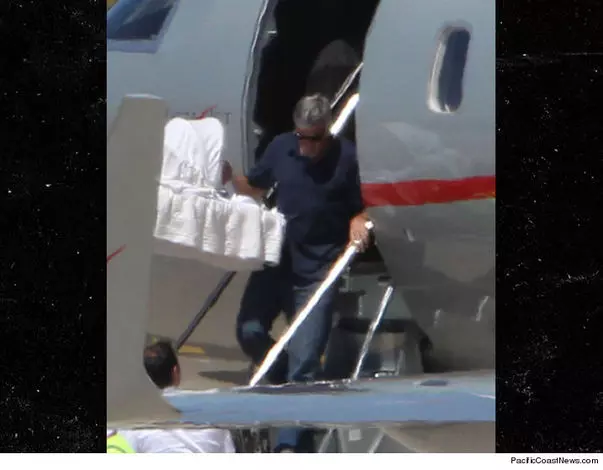 George şi Amal Clooney, prima vacanţă alături de gemenii lor (1)
