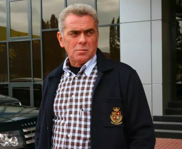 Ioan-Neculaie-înainte-de-operații-estetice-1