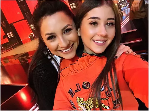 Andra si Nicole Cherry