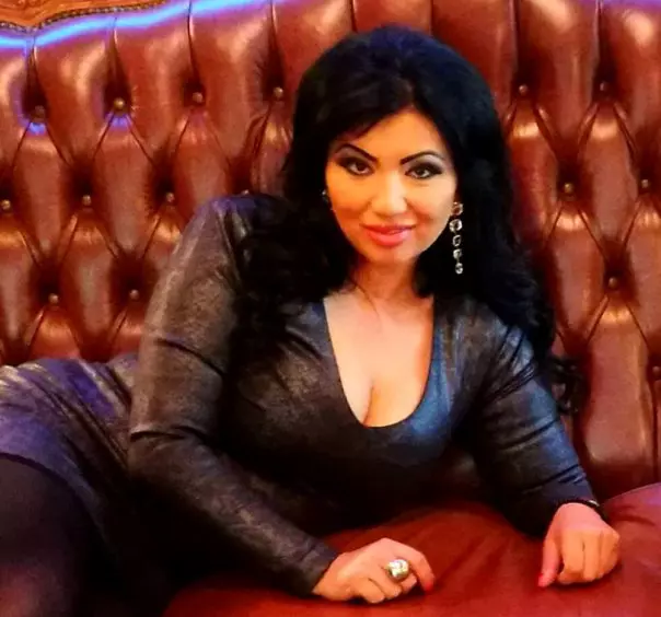 s604x0_adriana_bahmuteanu