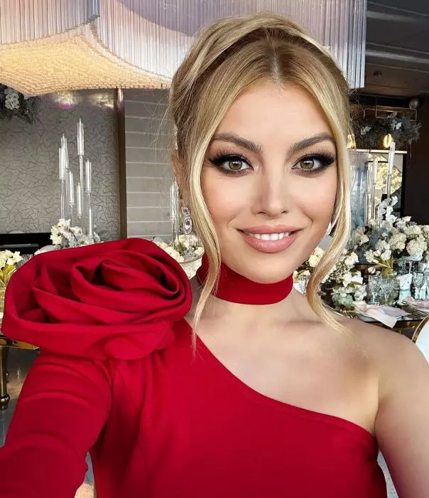 elena-gheorghe-rochie-7