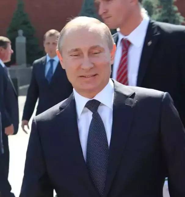 vladimir-putin-fosta-sotie-5