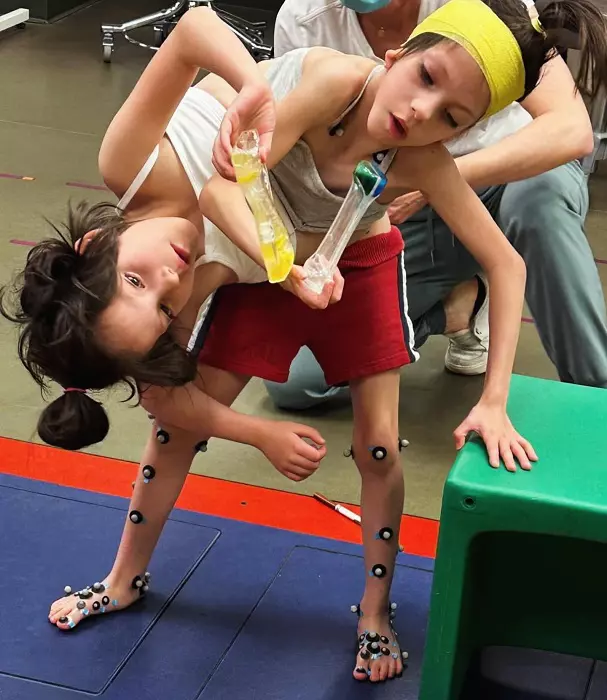 gemenele simeze Callie si Carter 56