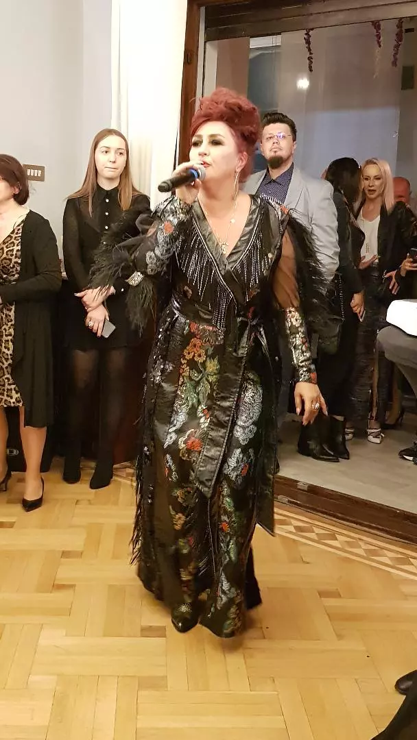 Rona Hartner, prima apariţie după chimioterapie