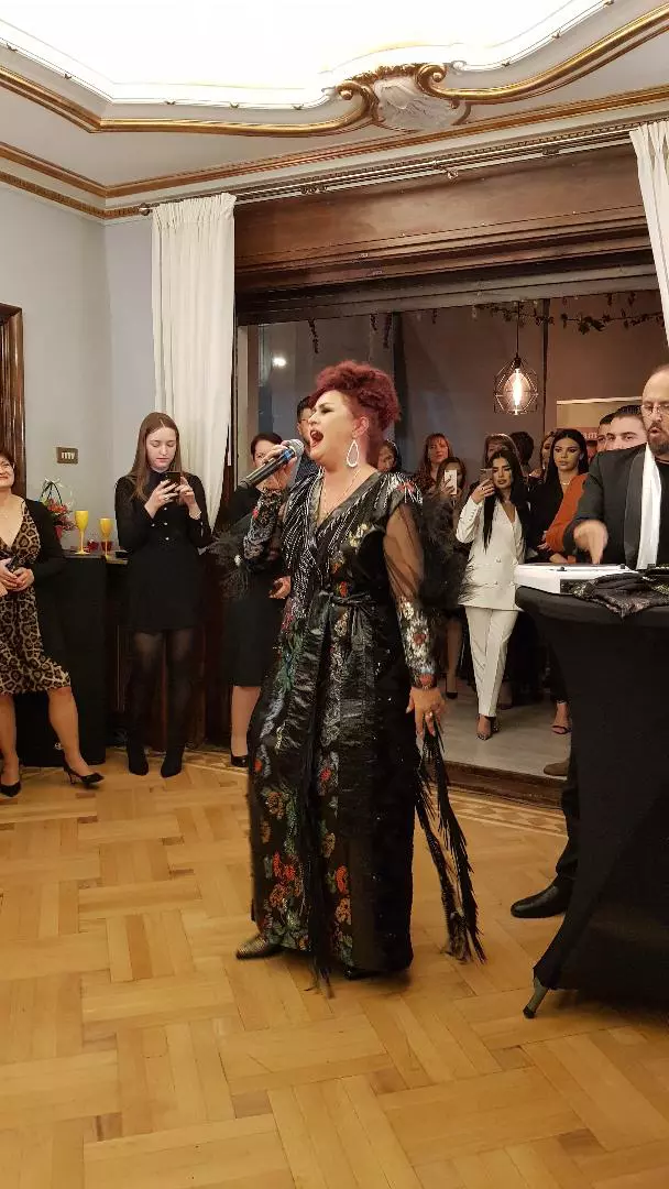 Rona Hartner, prima apariţie după chimioterapie. A cântat alături de soţul ei!