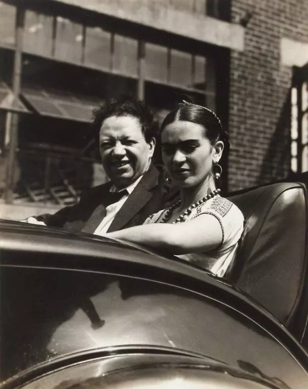 Frida Kahlo şi Diego Rivera