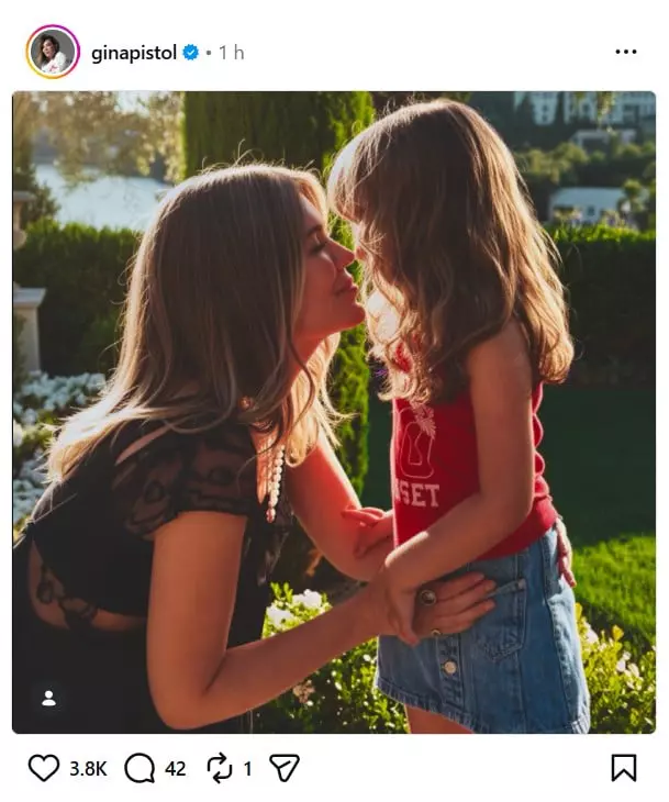 gina-pistol-josephine-fotografie-instagram-iulie-2026