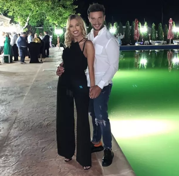 vedeta-iubita-cuplu-371637