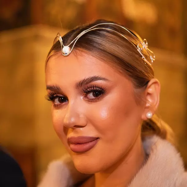 emily-burghelea-s-a-maritat-primele-fotografii-cu-fosta-asistenta-de-la-acces-direct-in-rochie-de-mireasa-488739