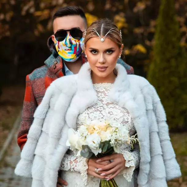 emily-burghelea-s-a-maritat-primele-fotografii-cu-fosta-asistenta-de-la-acces-direct-in-rochie-de-mireasa-488732