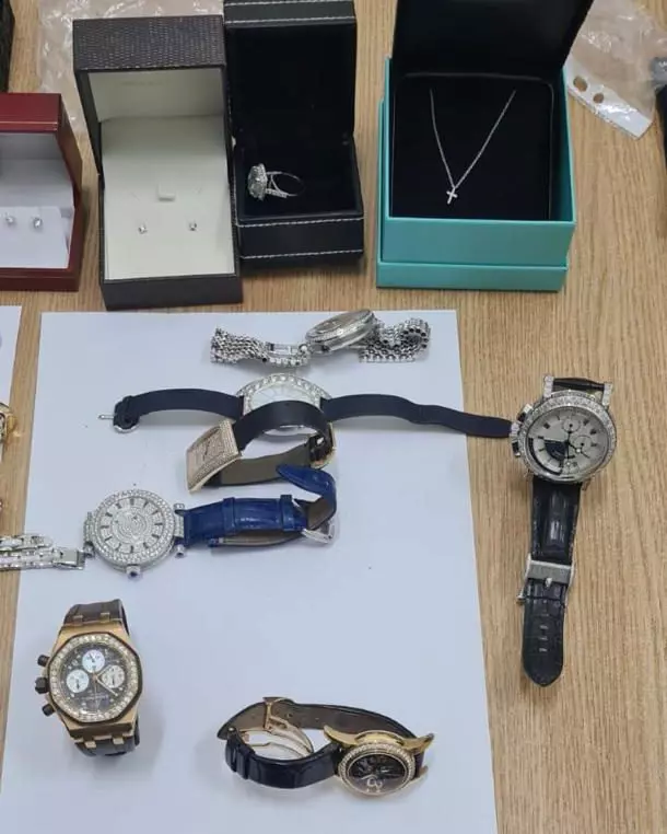 ucraineni-1.6-milioane-dolari-vama-5