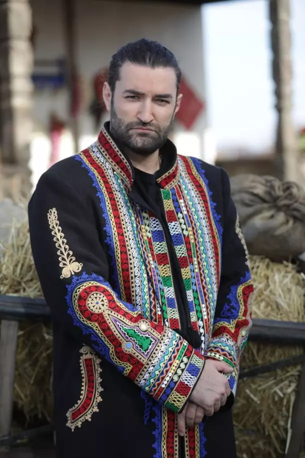 aparitie-soc-la-vocea-romaniei-smiley-a-furat-hainele-lui-fuego-fanii-dunt-uluiti-320090