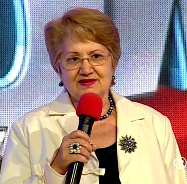 Mama-Adrianei-Bahmuteanu-e-superba-Cele-doua-seamana-destul-de-mult-6