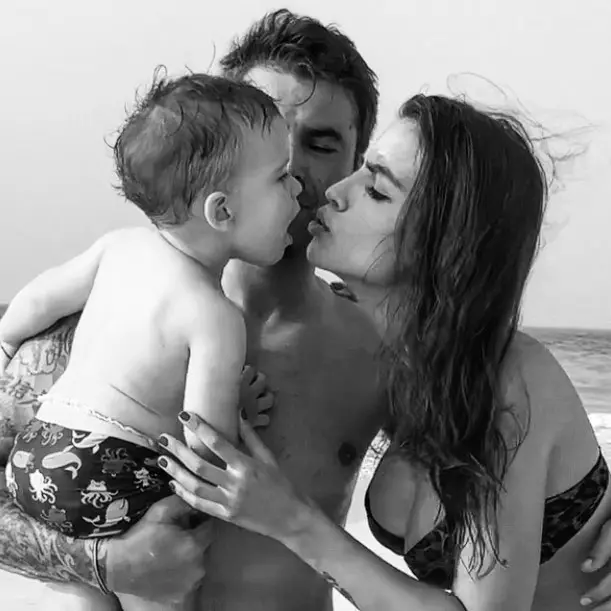 Sandra, Adrian și Tiago Mutu