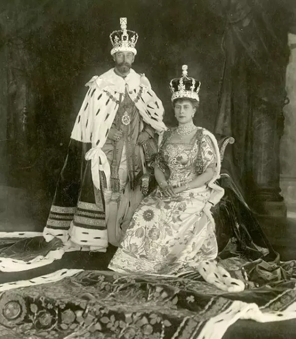 Ce coroană va purta Camilla la încoronarea lui Charles 6