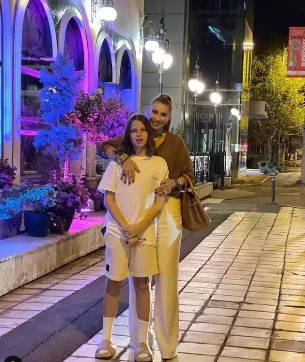 baiatul-anamariei-prodan-si-al-lui-reghe-bataie-parinti-3