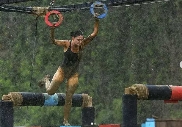 cine-este-Adelina-Damian-de-la-Survivor9