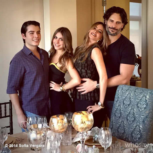 Sofia Vergara, Joe Manganiello, fiul actritei, Manolo si iubita acestuia