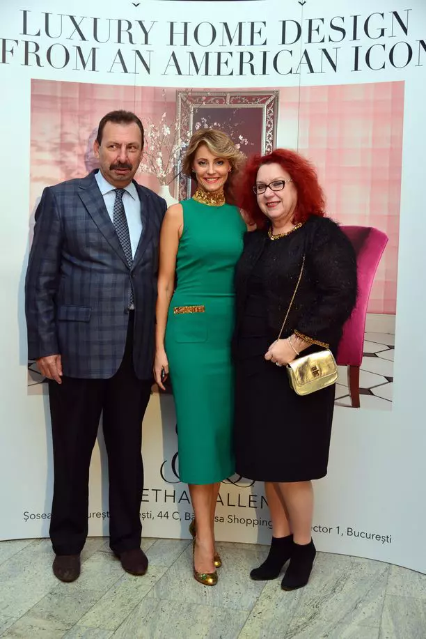 Marian Alecu si sotia (City Grill), alaturi de Diana Sucu