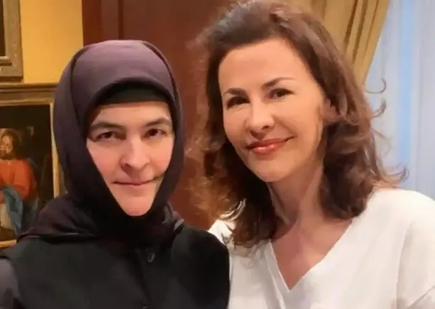 adina-alberts-sora-calugarita-25268-1