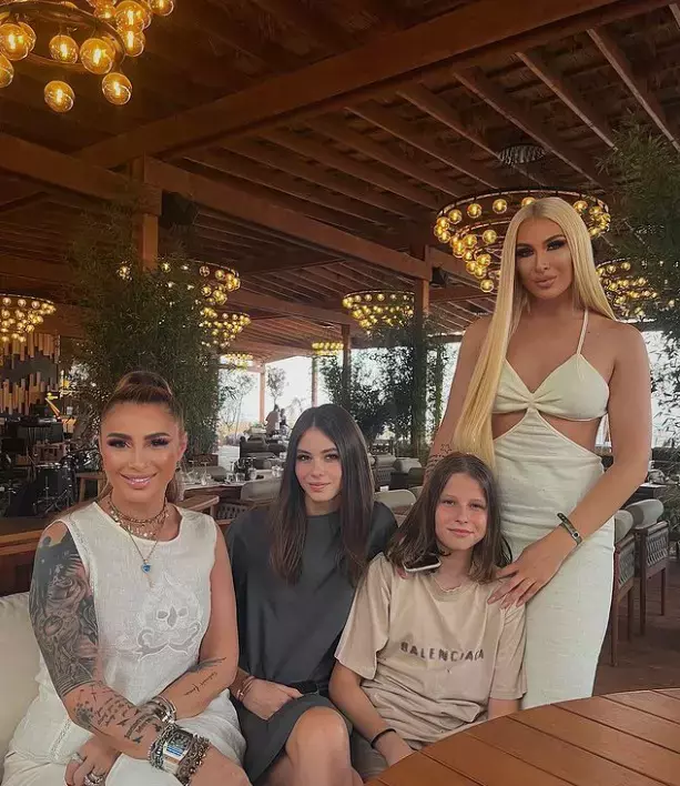 anamaria-prodan-casnicie-laurentiu-reghecampf8