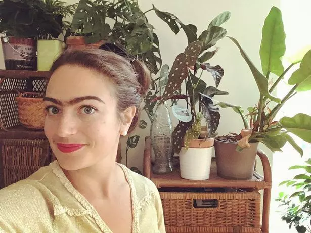 0_PAY-h_MDRUMF_Unibrow_Stares-9