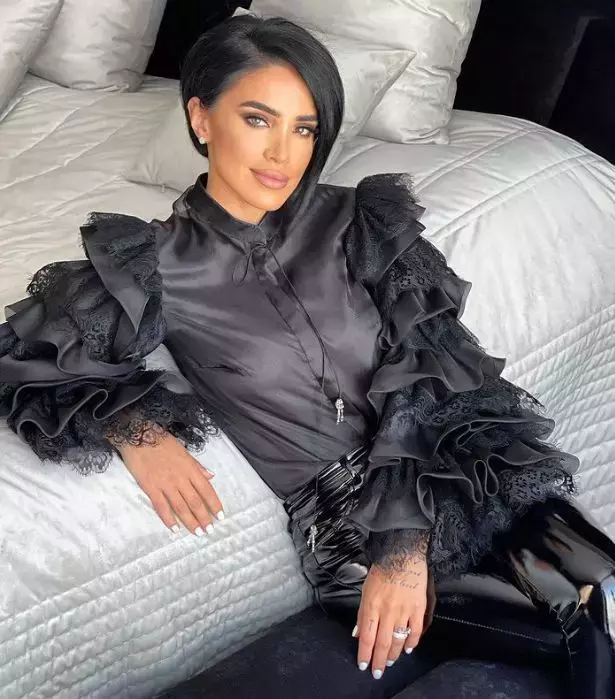 adelina-pestritu-4-1