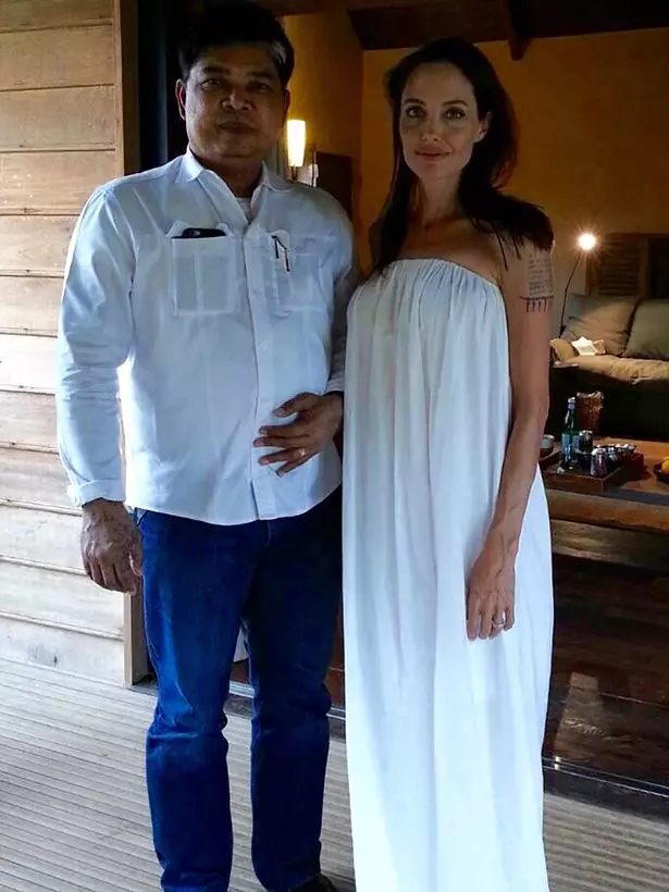 Angelina Jolie tatuaj1