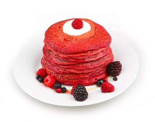 Clătite cu sfeclă roșie