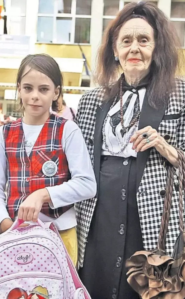 Fiica-adriana-iliescu-2