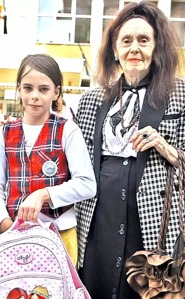 Fiica-adriana-iliescu-2