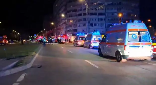 o-drona-ruseasca-s-a-prabusit-peste-un-bloc-la-galati-toata-incarcatura-a-explodat-sunt-patru-victime-si-zeci-de-persoane-evacuate-1072512