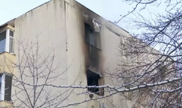 surse-mama-omorat-bebelus-etaj-apartament-flacari-incuiata-in-casa-lumini-in-dormitor-880348