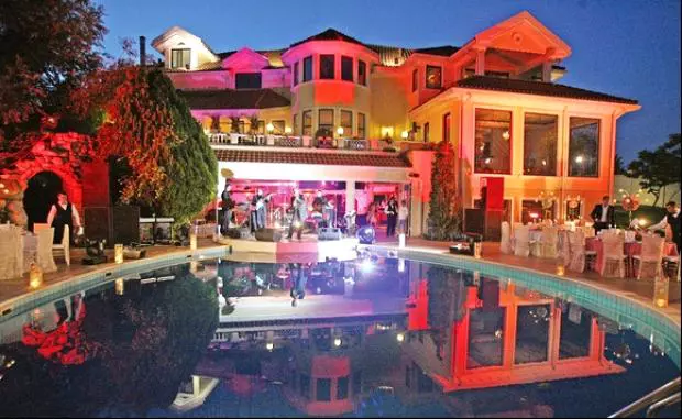 Vila-lui-irinel-columbeanu-a-luat-foc-4-1