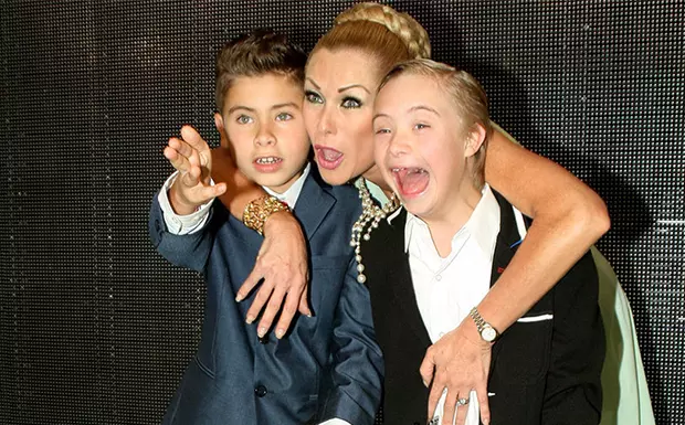 Leticia Calderon (Esmeralda) are doi copii