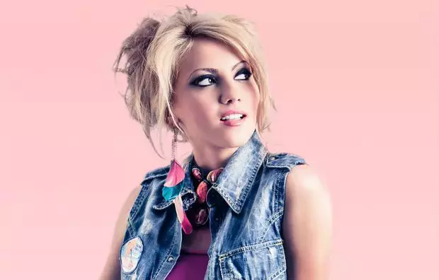 Simona-Nae-a-nascut-in-secret-1