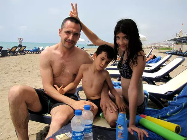 Mădălin Ionescu are doi copii din prima căsătorie, Filip şi Ştefania şi o fetiţă, Petra, din căsnicia cu Cristina Şişcanu