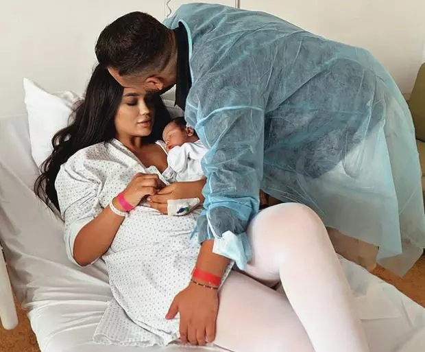 larisa-udila-cunoscut-sot-4