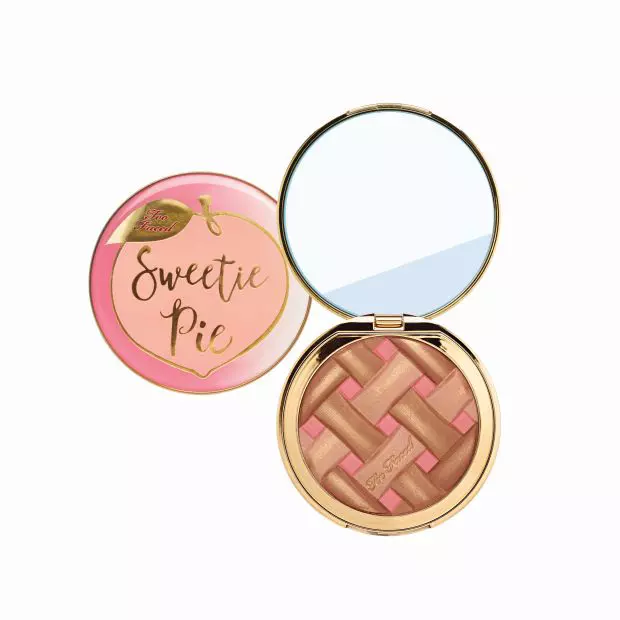 Pudră bronzantă, Too Faced, Sweetie Pie, 135 lei, disponibilă Sephora