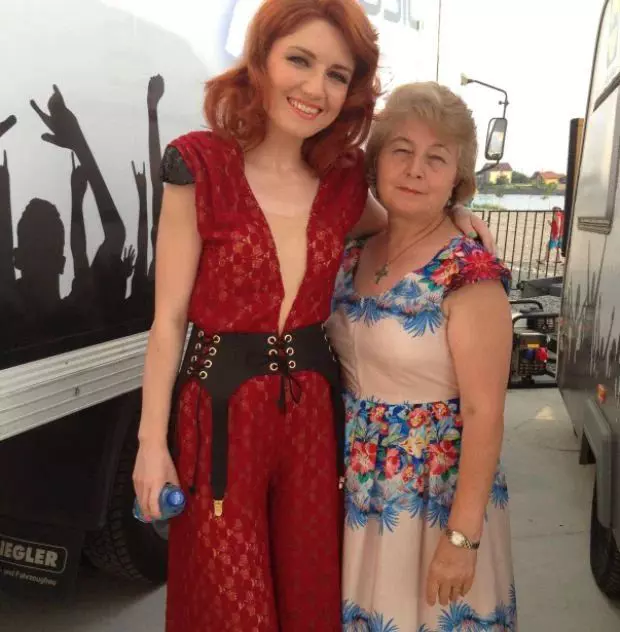 alexandra-ungureanu-cu-mama