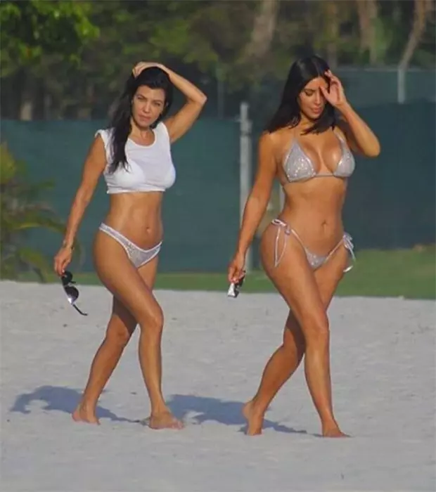 Kourtney & Kim Kardashian