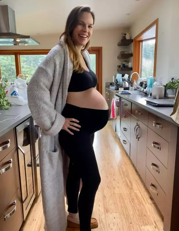 hilary swank gravida instagram