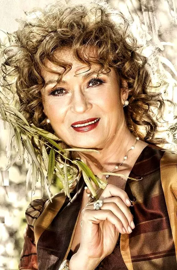 angela-similea-205147l