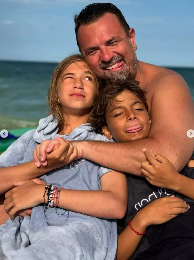 brenciu si cei doi copii mai mici la mare