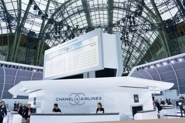 Chanel+Runway+Paris+Fashion+Week+Womenswear+mg90LUvEiBnl
