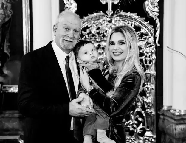 cum-s-au-cunoscut-iasmina-hill-si-sotul-ei-1