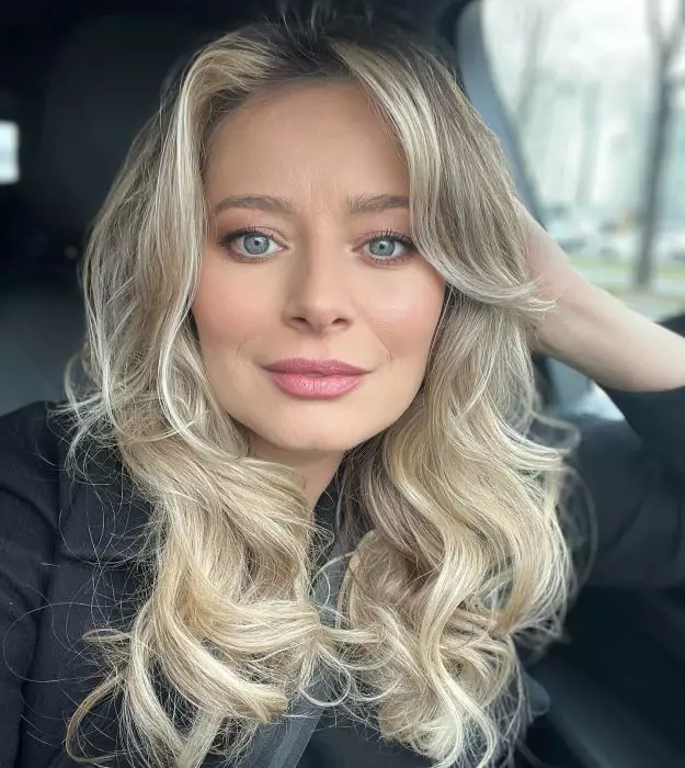 laura cosoi 1