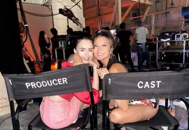 Lily-Collins-s-a-casatorit-1