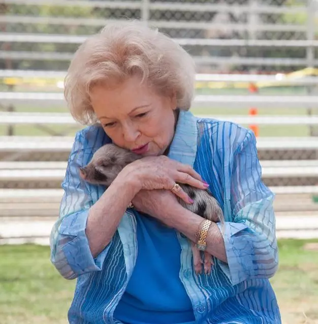 Cauza morții lui Betty White a fost dezvăluită. Ce spune agentul actriței despre doza booster primită cu câteva zile înainte