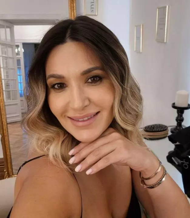 ela craciun casa 9